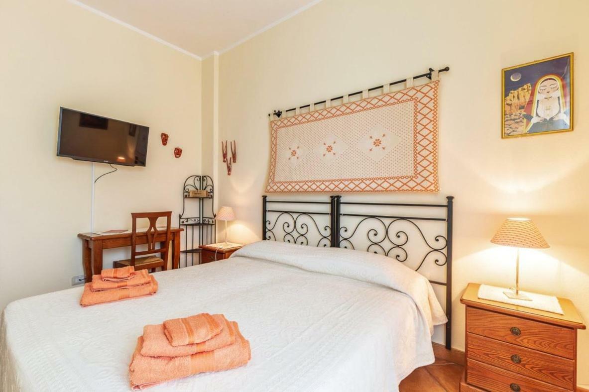 Il Leccio Bed and Breakfast Tortolì Exteriör bild
